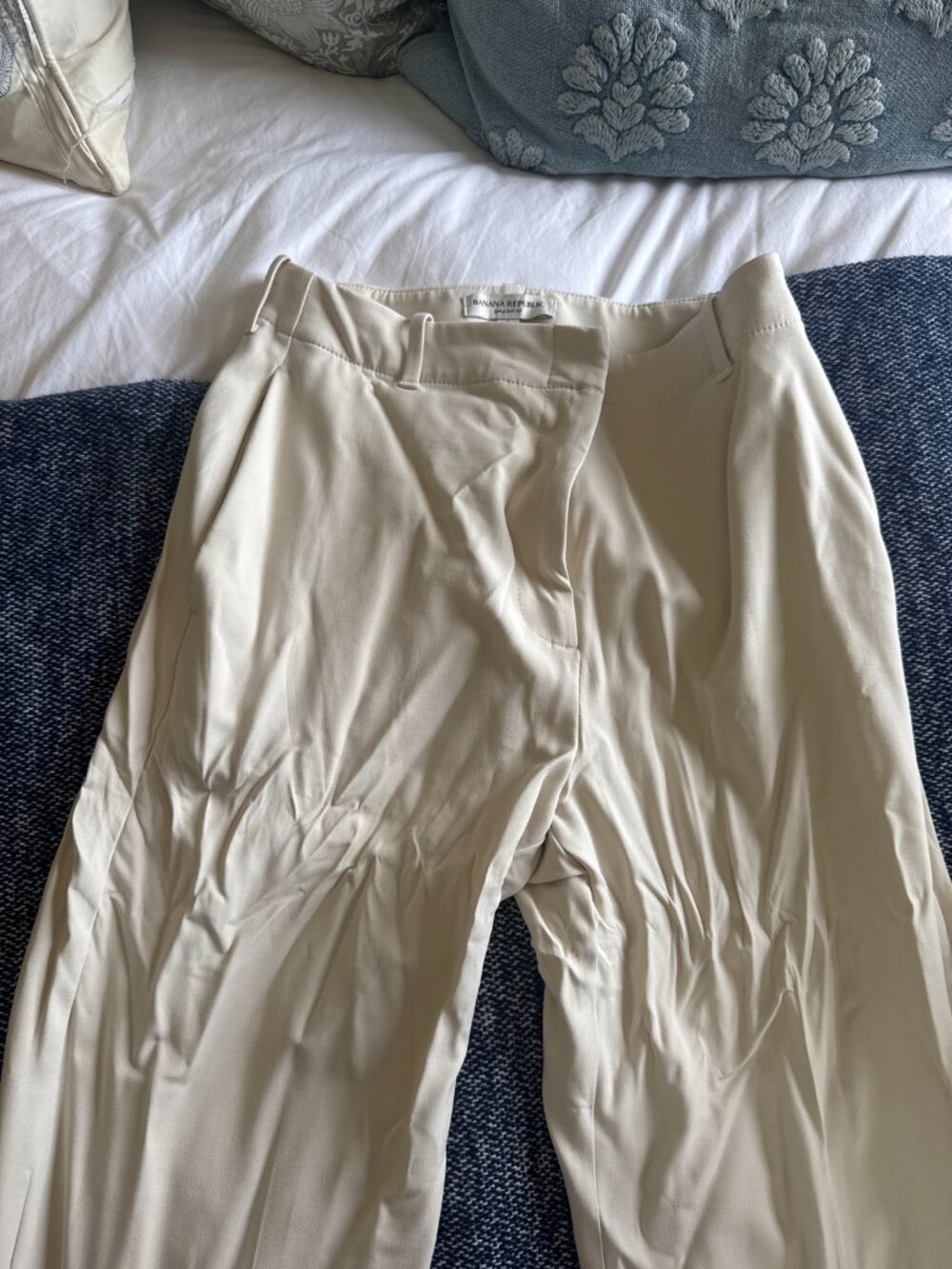 Banana Republic Straight Fit High Waist Pleated Crossover Pants Size 4 Cream Ecr
